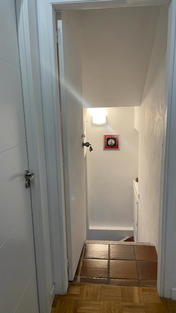Cool Basement Studio In Hosts House With Private Terrace And Bbq シスル・マヨール エクステリア 写真
