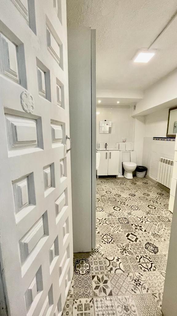Cool Basement Studio In Hosts House With Private Terrace And Bbq シスル・マヨール エクステリア 写真