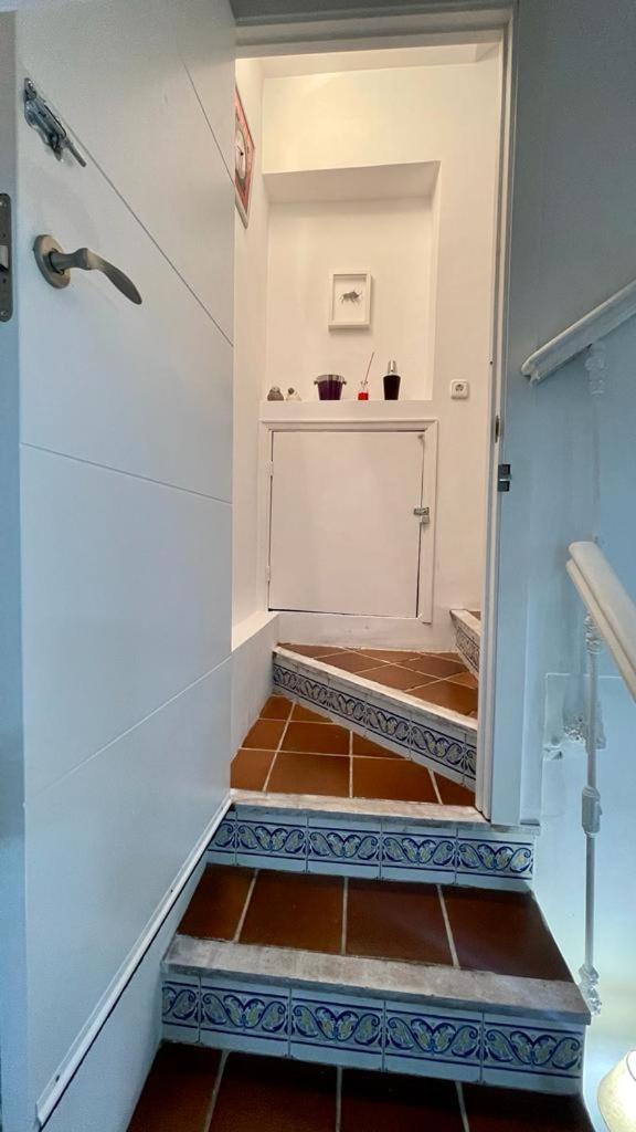 Cool Basement Studio In Hosts House With Private Terrace And Bbq シスル・マヨール エクステリア 写真