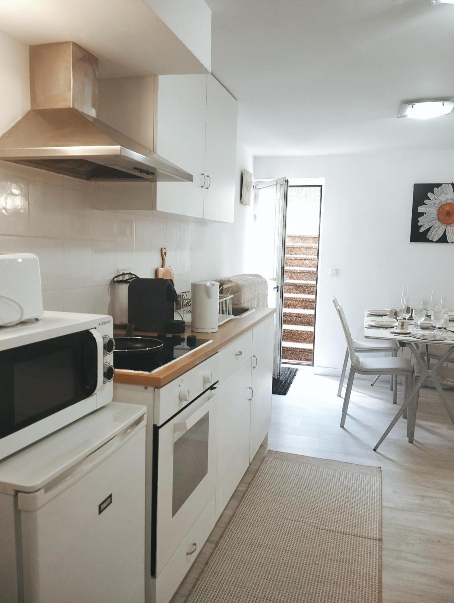 Cool Basement Studio In Hosts House With Private Terrace And Bbq シスル・マヨール エクステリア 写真