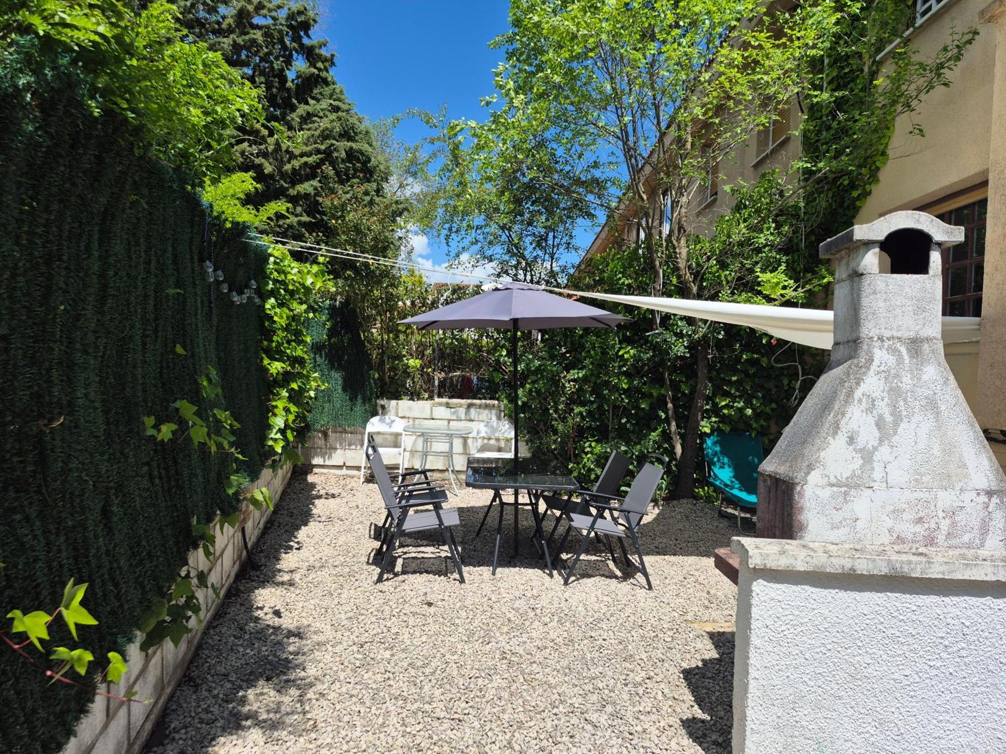 Cool Basement Studio In Hosts House With Private Terrace And Bbq シスル・マヨール エクステリア 写真
